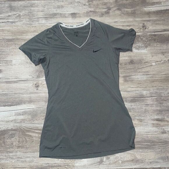 Nike top medium - Picture 1 of 6